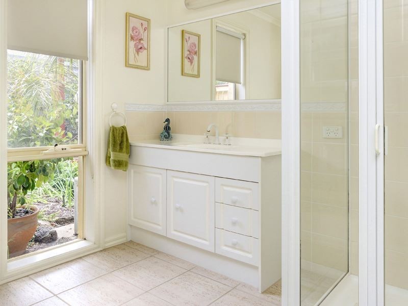 4 Caroline Court, Rosebud VIC 3939