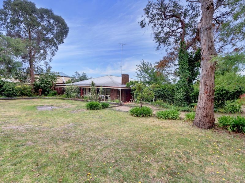 8 Wakool Avenue, Rosebud VIC 3939