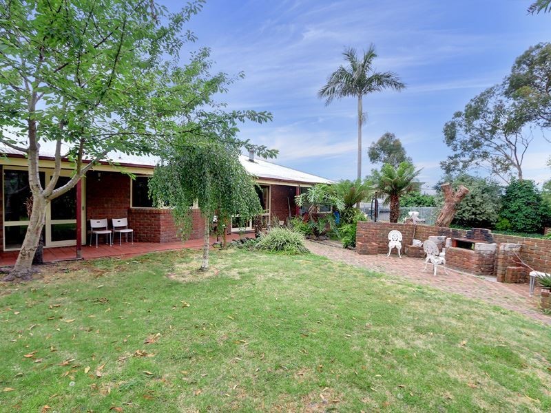 8 Wakool Avenue, Rosebud VIC 3939