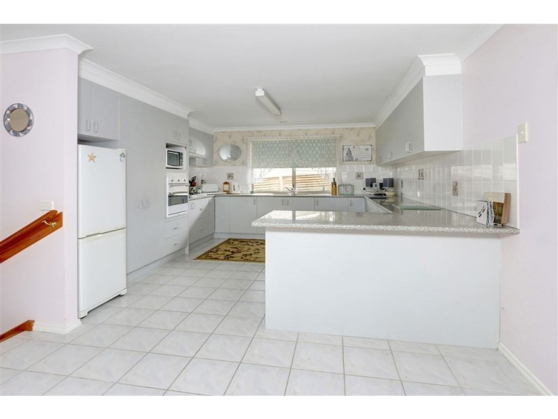 3 Cowley Avenue, Mccrae VIC 3938