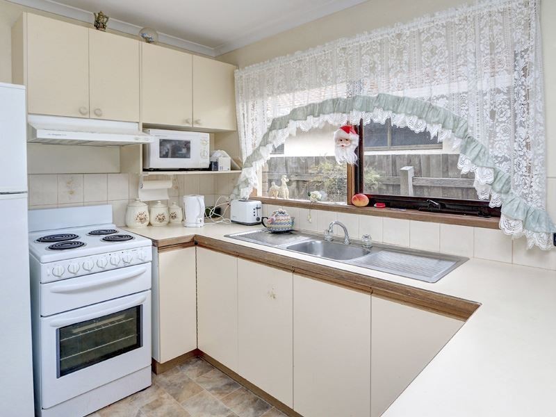 107 Fourth Avenue, Rosebud VIC 3939