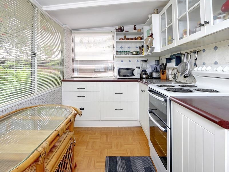 31 Warrain Avenue, Rosebud VIC 3939