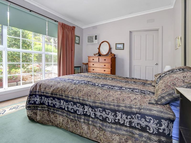 31 Warrain Avenue, Rosebud VIC 3939