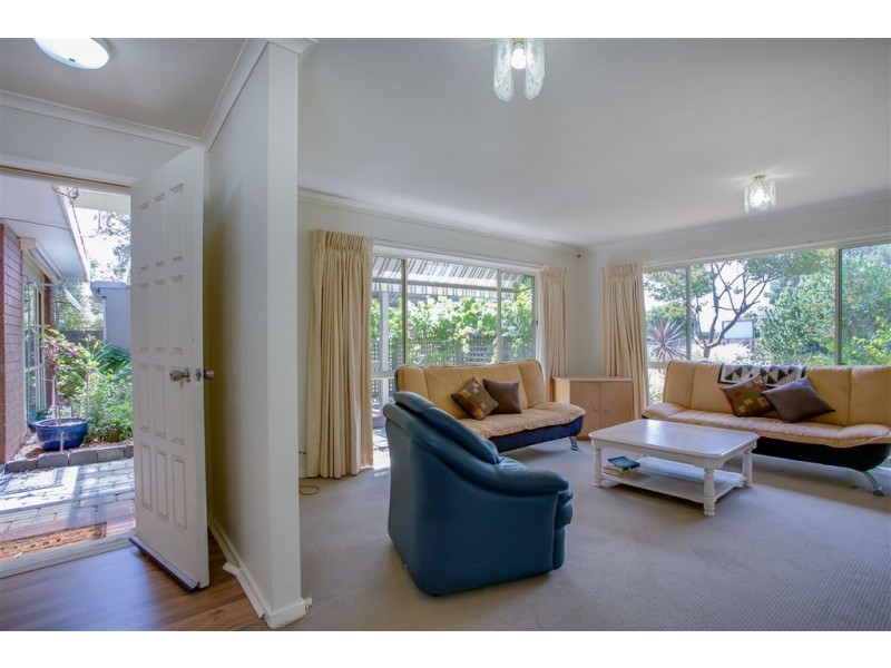 55 Mawarra Avenue, Rosebud West VIC 3940