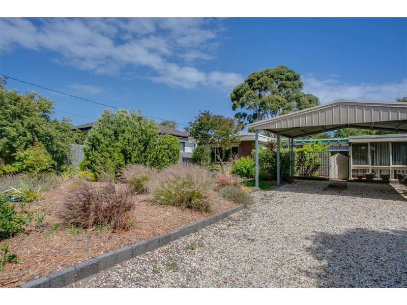55 Mawarra Avenue, Rosebud West VIC 3940