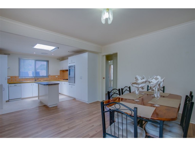 55 Mawarra Avenue, Rosebud West VIC 3940