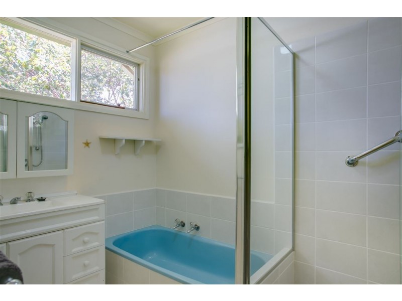 55 Mawarra Avenue, Rosebud West VIC 3940