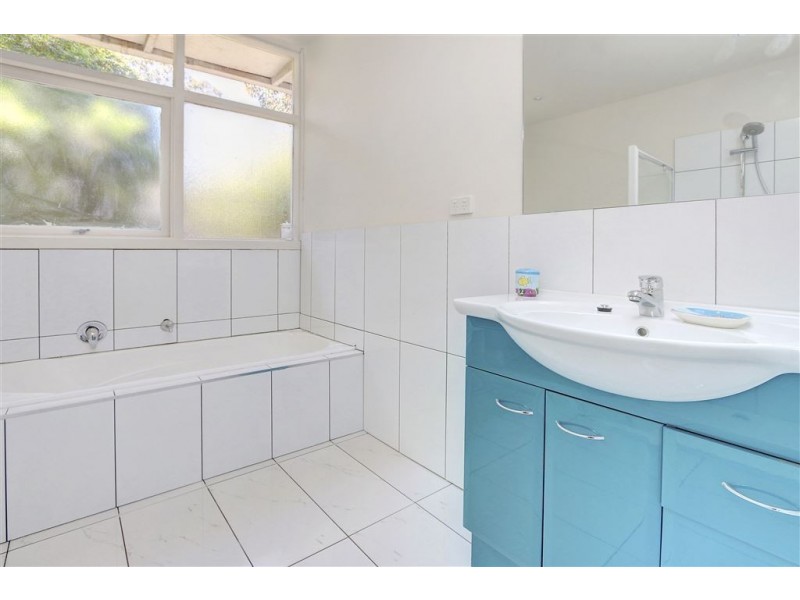 30 Hilary Avenue, Mccrae VIC 3938