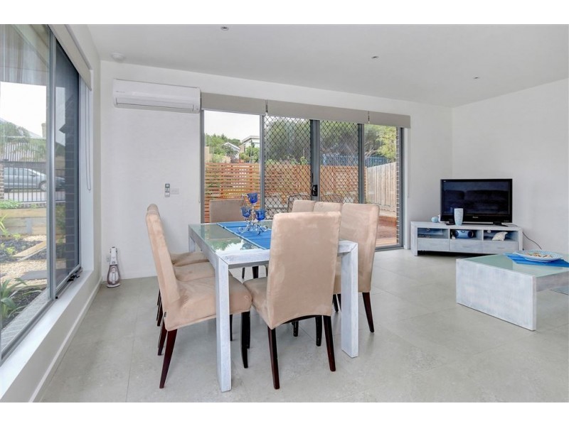 14 Seventh Ave, Rosebud VIC 3939