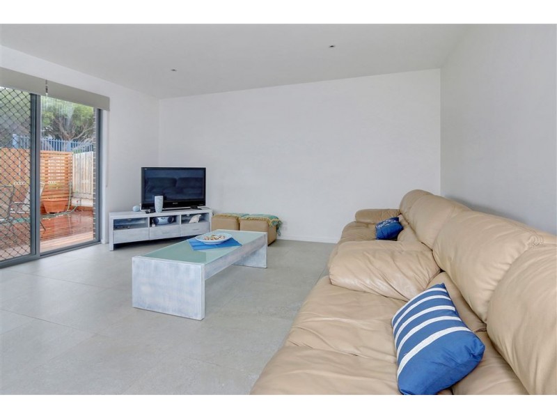 14 Seventh Ave, Rosebud VIC 3939