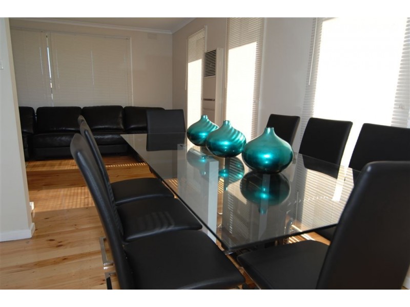 17 Hakea Avenue, Rosebud West VIC 3940