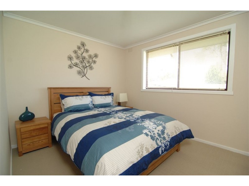 17 Hakea Avenue, Rosebud West VIC 3940