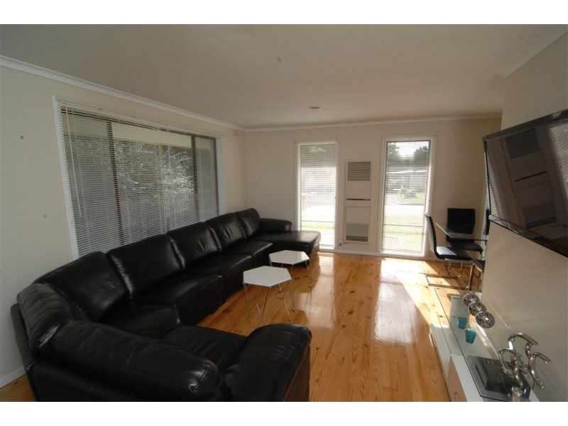 17 Hakea Avenue, Rosebud West VIC 3940