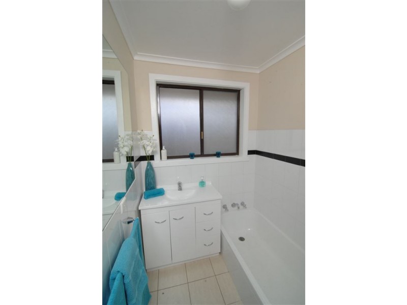 17 Hakea Avenue, Rosebud West VIC 3940