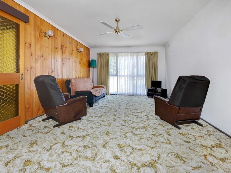 15 Swans Way, Rosebud West VIC 3940