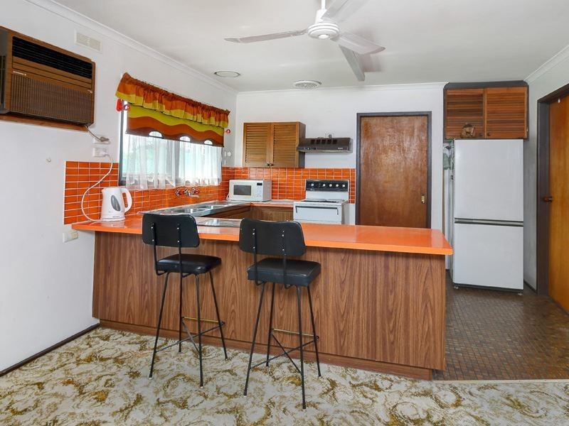 15 Swans Way, Rosebud West VIC 3940