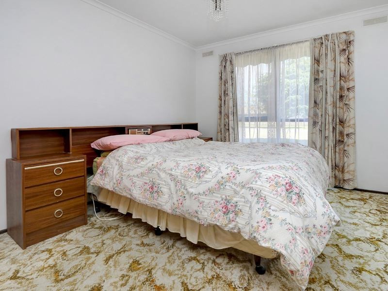 15 Swans Way, Rosebud West VIC 3940