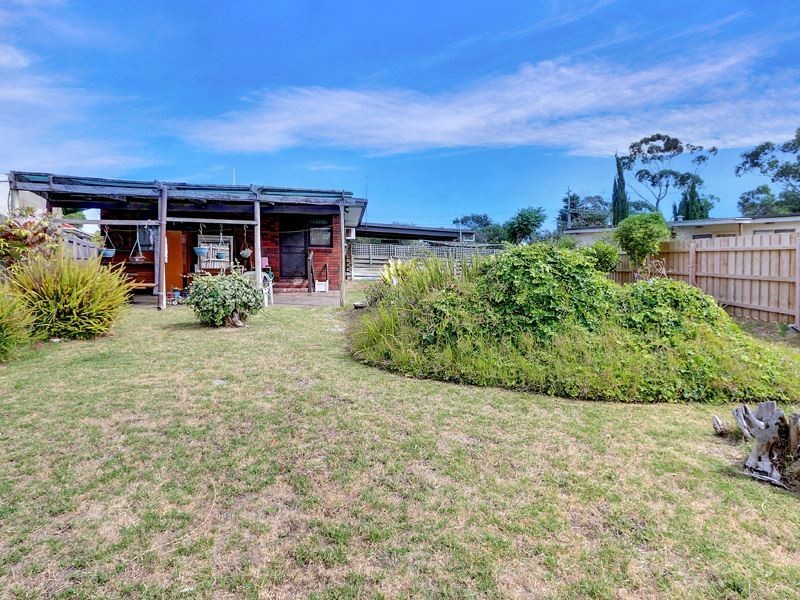15 Swans Way, Rosebud West VIC 3940