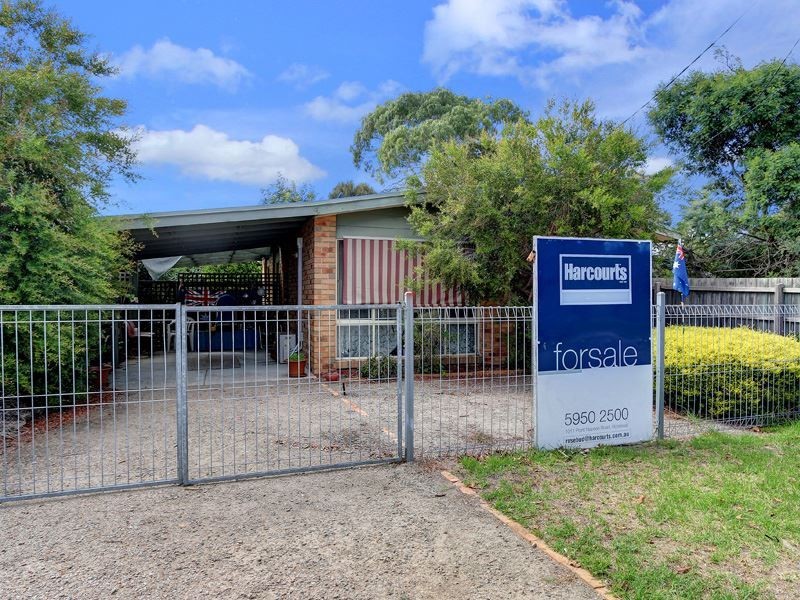 203 Ninth Avenue, Rosebud VIC 3939