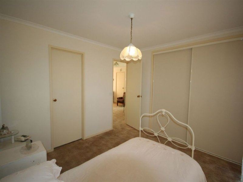 203 Ninth Avenue, Rosebud VIC 3939