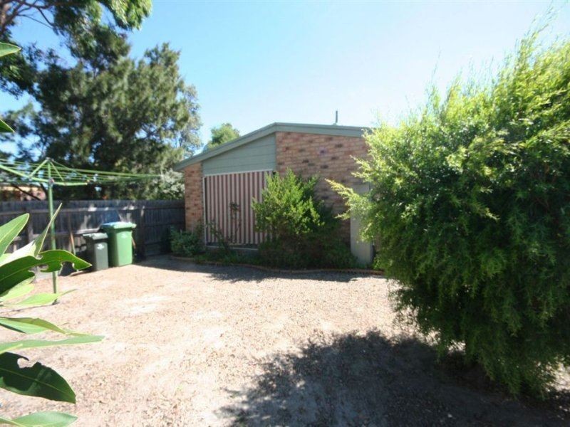 203 Ninth Avenue, Rosebud VIC 3939