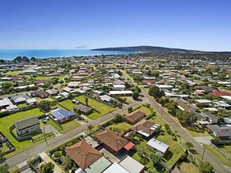18 Beachurst Avenue, Dromana VIC 3936