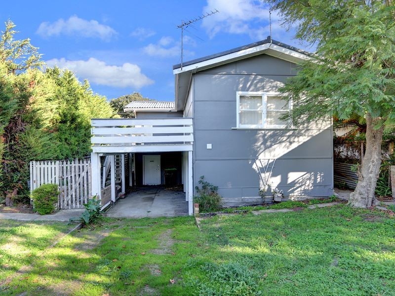 90 Seventh Avenue, Rosebud VIC 3939