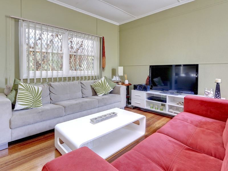 90 Seventh Avenue, Rosebud VIC 3939