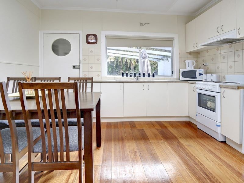 90 Seventh Avenue, Rosebud VIC 3939