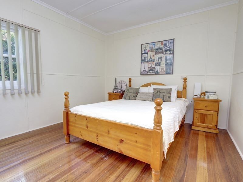 90 Seventh Avenue, Rosebud VIC 3939