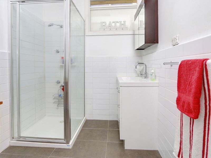 90 Seventh Avenue, Rosebud VIC 3939