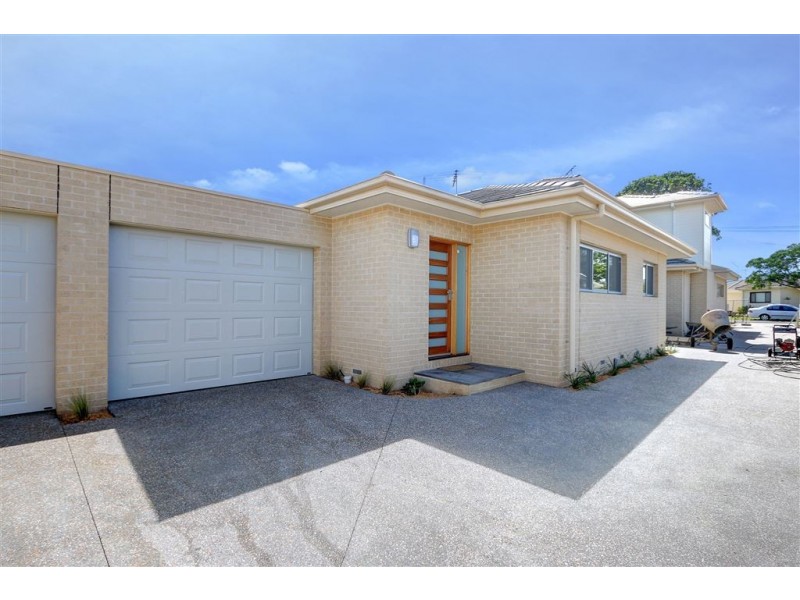 2/8 Warranilla Avenue, Rosebud VIC 3939