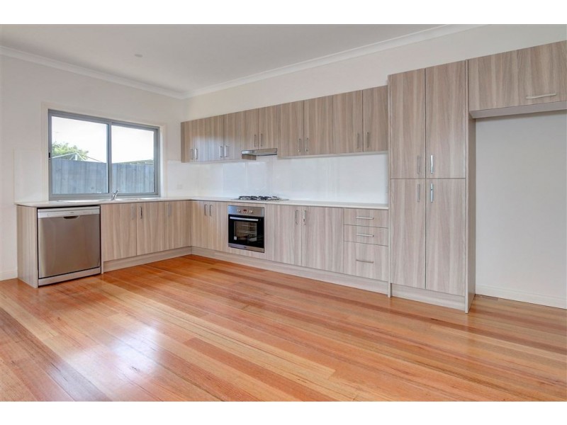 3/8 Warranilla Avenue, Rosebud VIC 3939