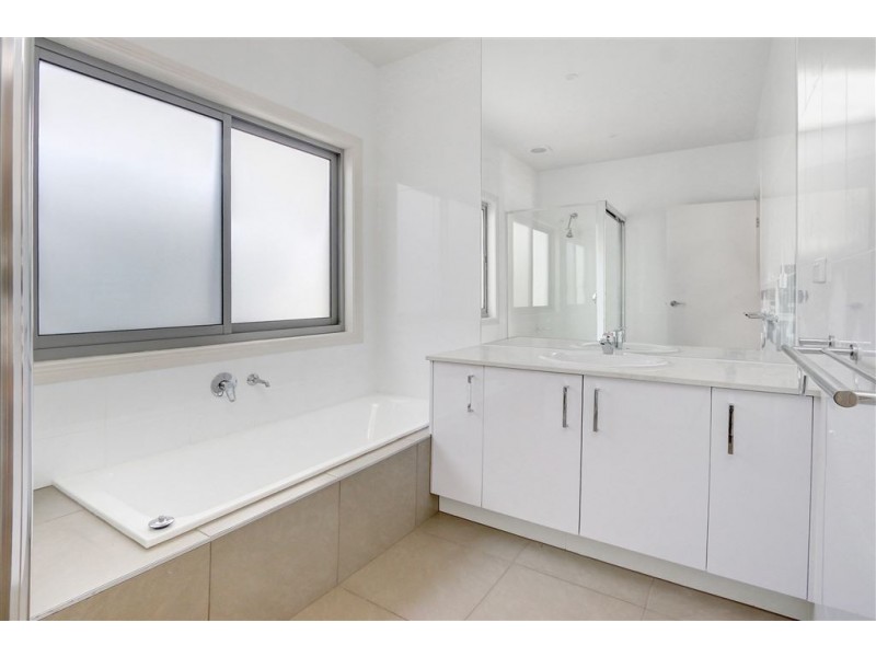 3/8 Warranilla Avenue, Rosebud VIC 3939