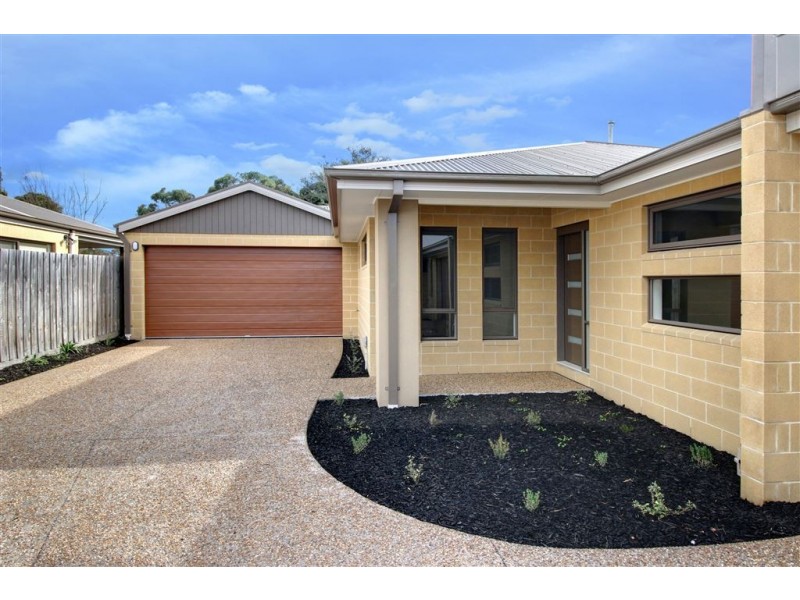 2/12 Anne Street, Rosebud VIC 3939