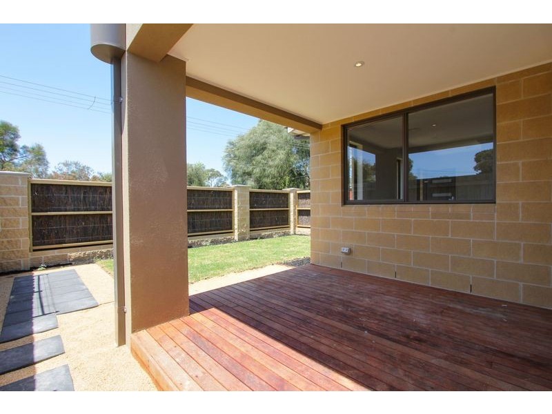 2/12 Anne Street, Rosebud VIC 3939