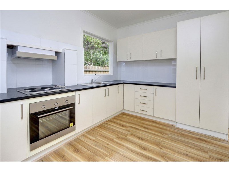 32 First Avenue, Rosebud VIC 3939