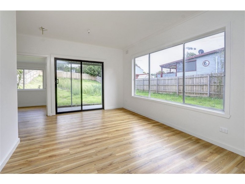 32 First Avenue, Rosebud VIC 3939