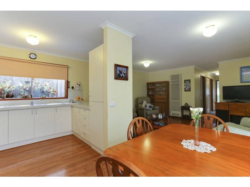 137 Sixth Avenue, Rosebud VIC 3939