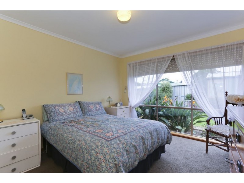 137 Sixth Avenue, Rosebud VIC 3939