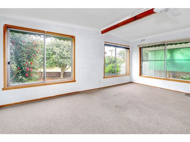 169 Eighth Avenue, Rosebud VIC 3939