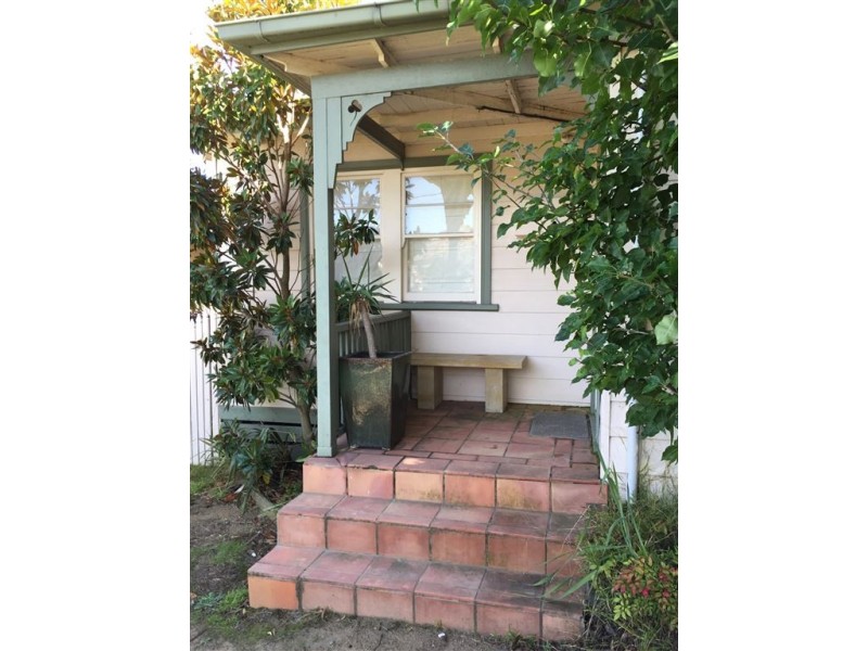 32 Seventh Avenue, Rosebud VIC 3939