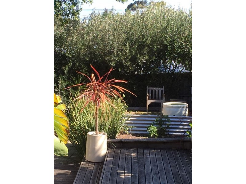 32 Seventh Avenue, Rosebud VIC 3939