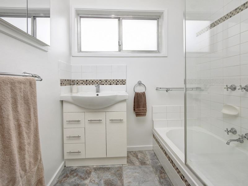 193 Eighth Avenue, Rosebud VIC 3939