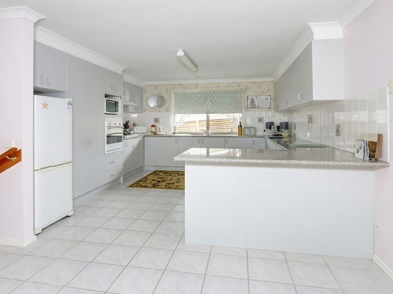 3 Cowley Avenue, Mccrae VIC 3938