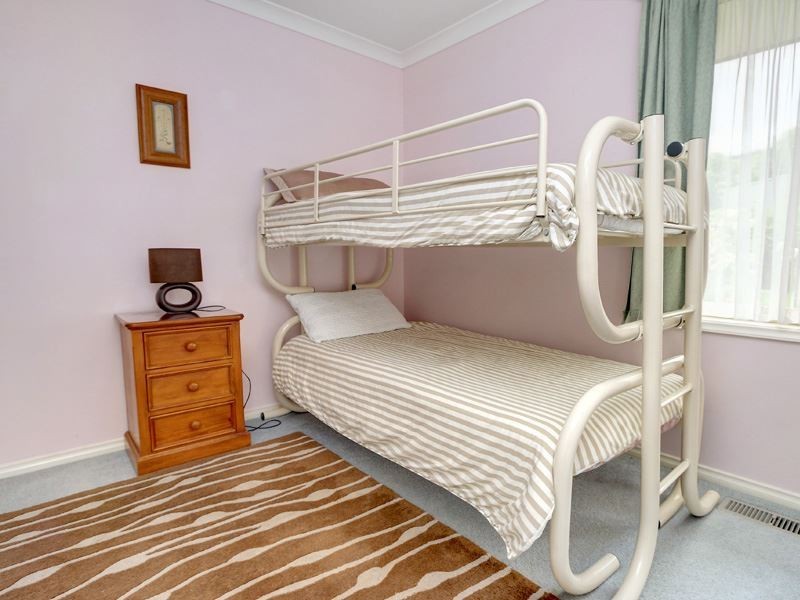 3 Cowley Avenue, Mccrae VIC 3938