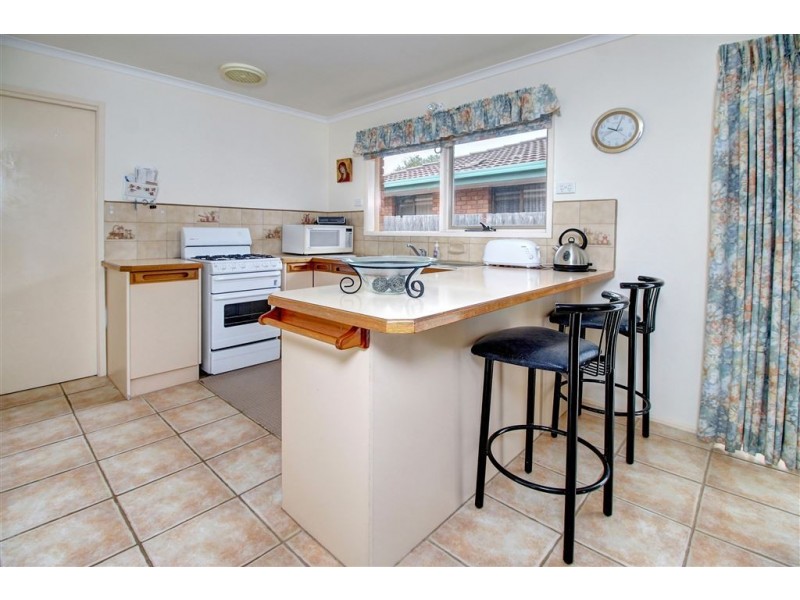 31 Elizabeth Avenue, Rosebud West VIC 3940