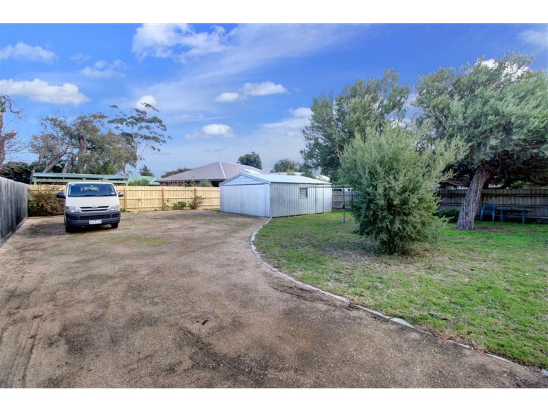 22 Elizabeth Avenue, Rosebud West VIC 3940