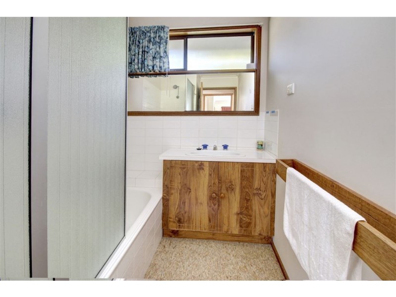 22 Elizabeth Avenue, Rosebud West VIC 3940