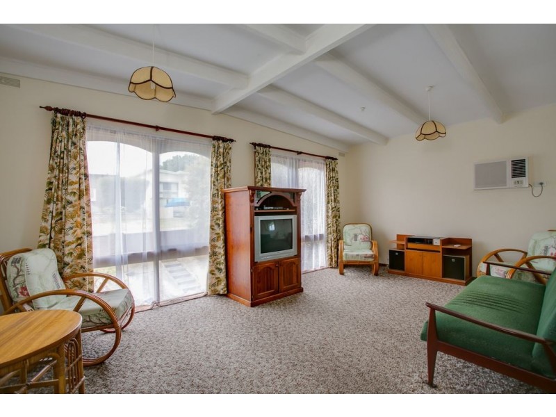 30 Eighth Ave, Rosebud VIC 3939